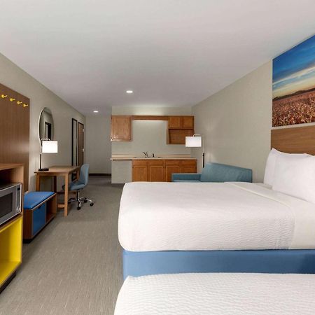Days Inn By Wyndham Hillsboro Extérieur photo