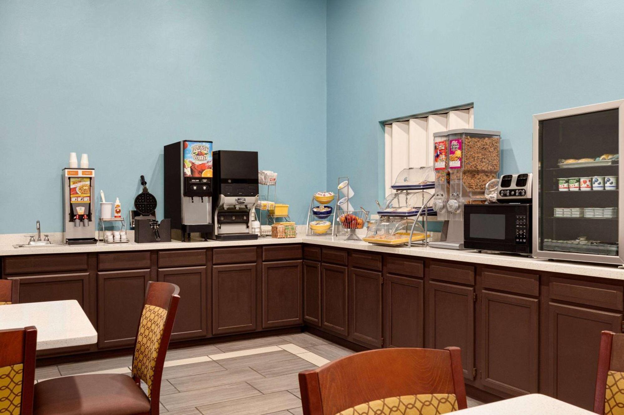 Days Inn By Wyndham Hillsboro Extérieur photo