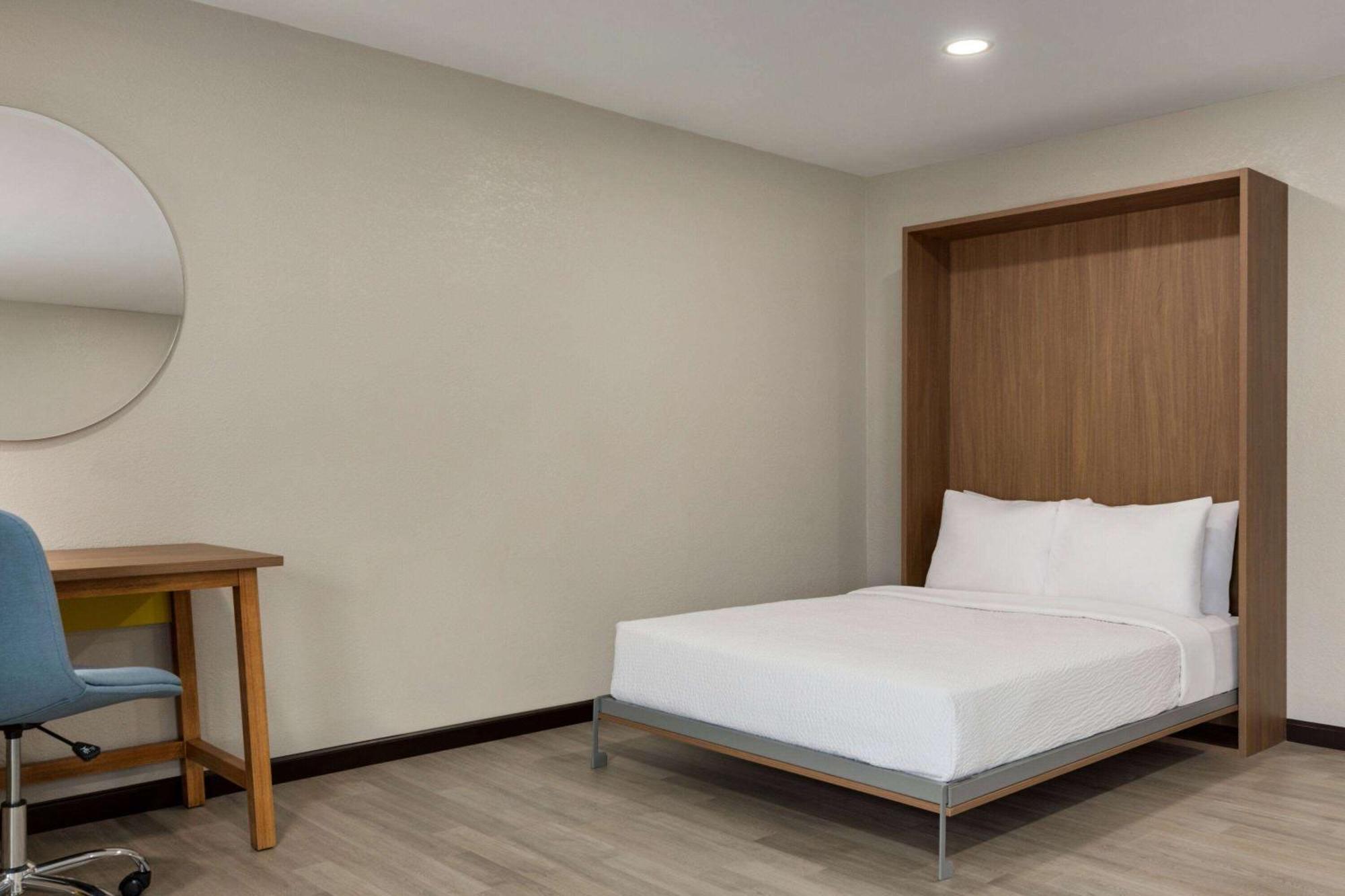 Days Inn By Wyndham Hillsboro Extérieur photo