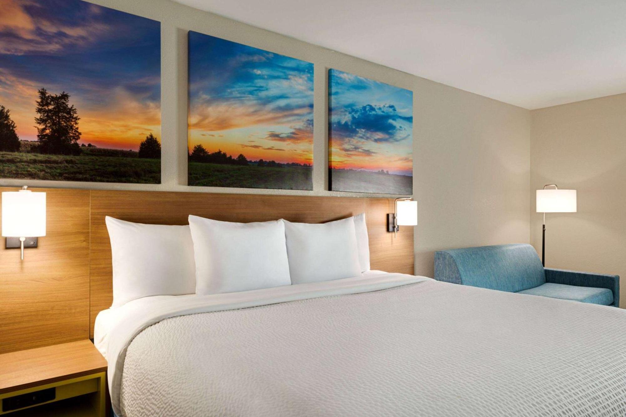 Days Inn By Wyndham Hillsboro Extérieur photo