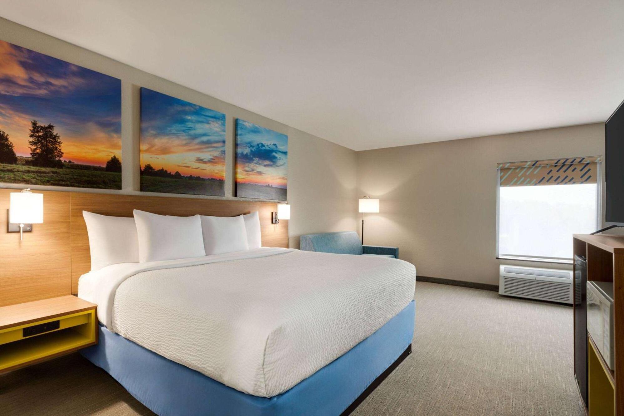 Days Inn By Wyndham Hillsboro Extérieur photo
