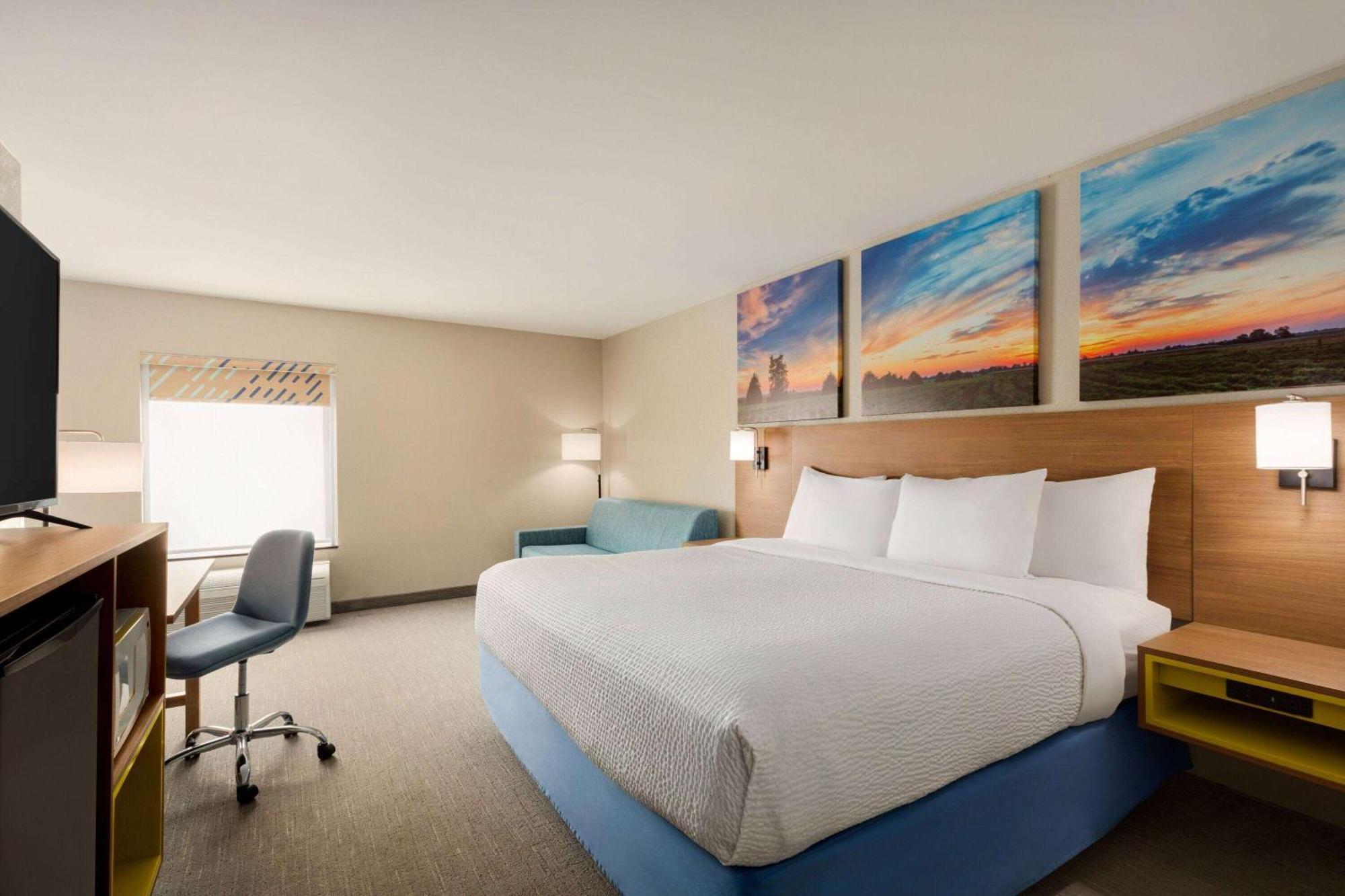 Days Inn By Wyndham Hillsboro Extérieur photo