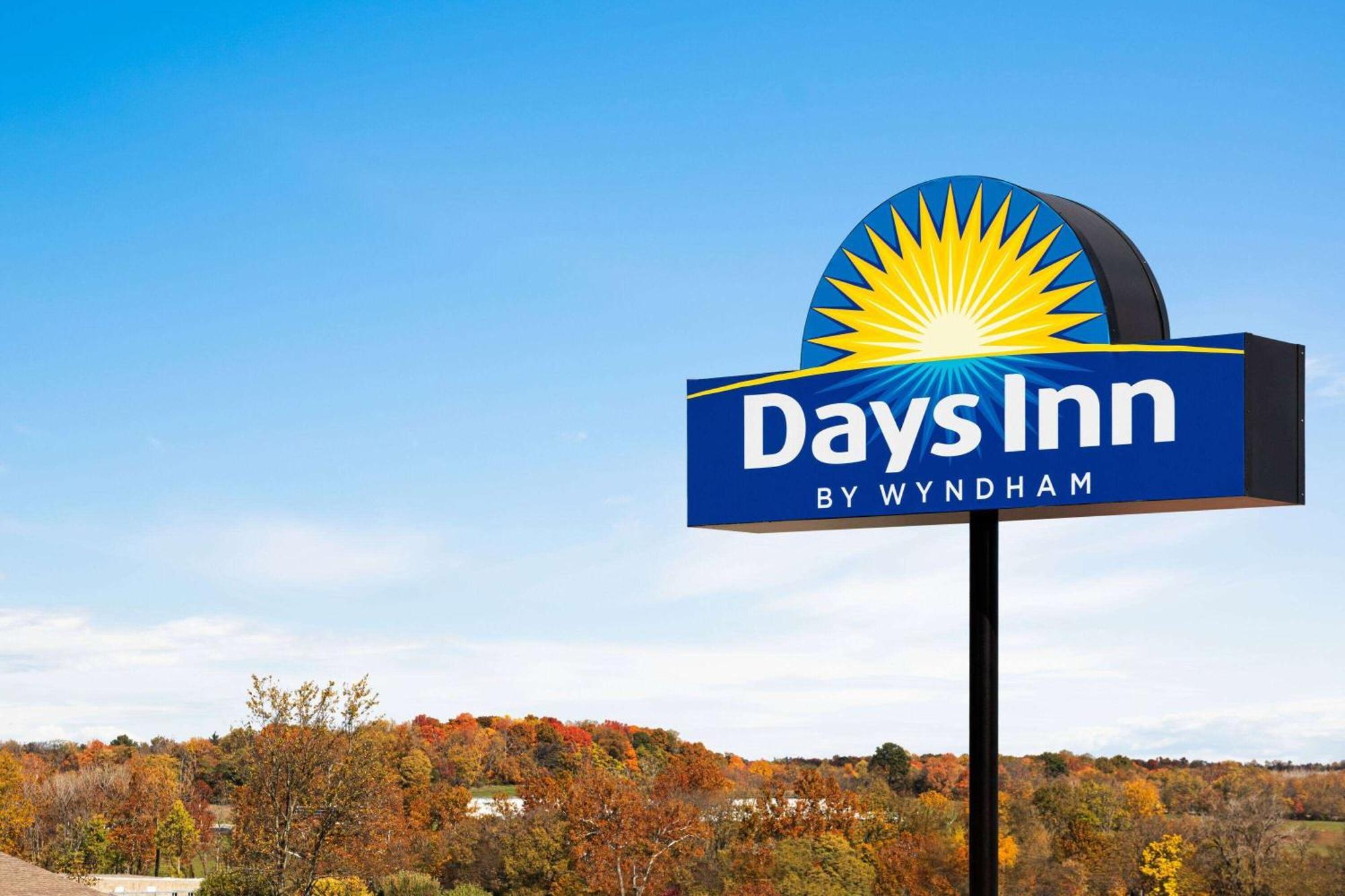 Days Inn By Wyndham Hillsboro Extérieur photo
