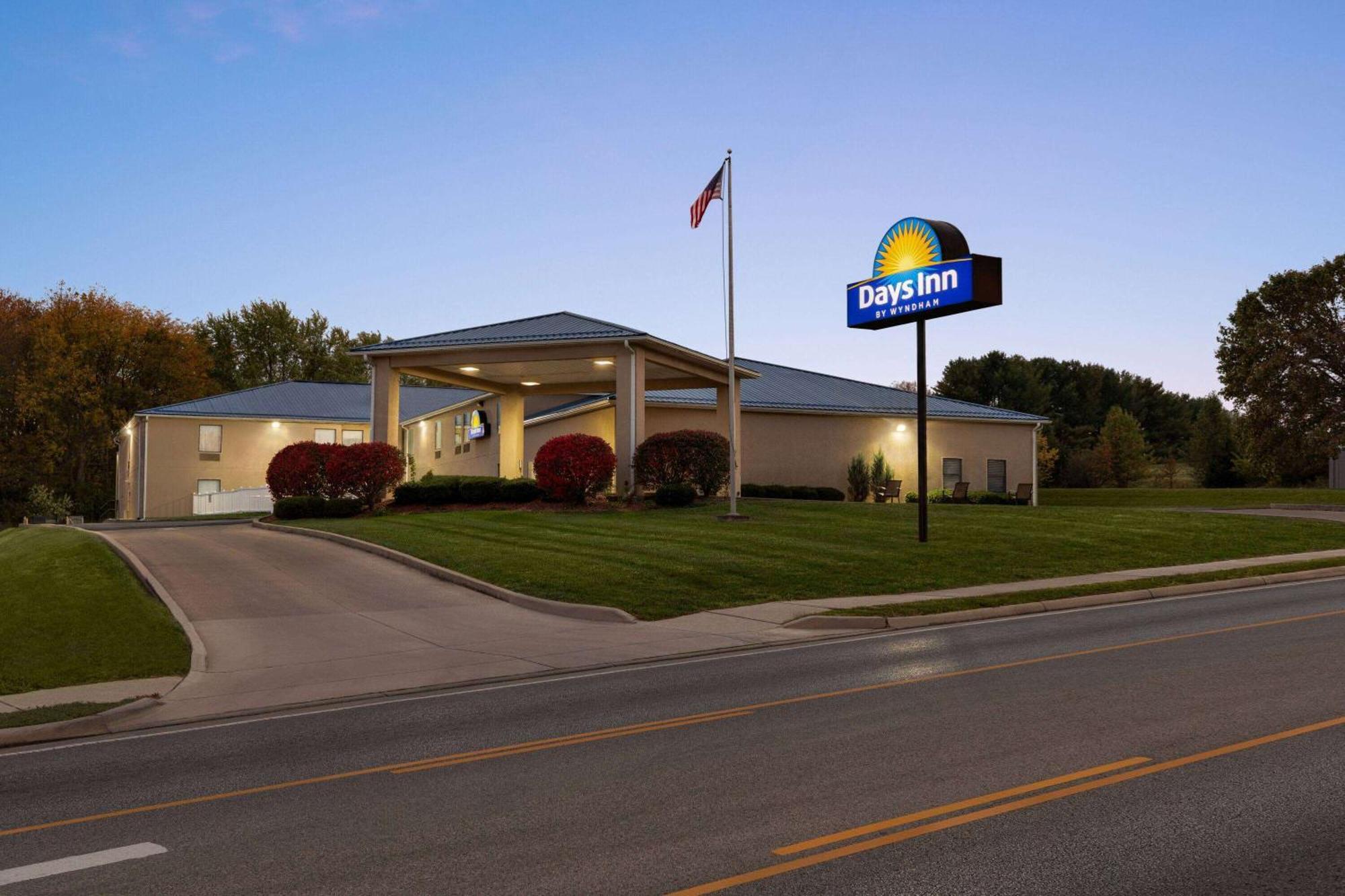 Days Inn By Wyndham Hillsboro Extérieur photo